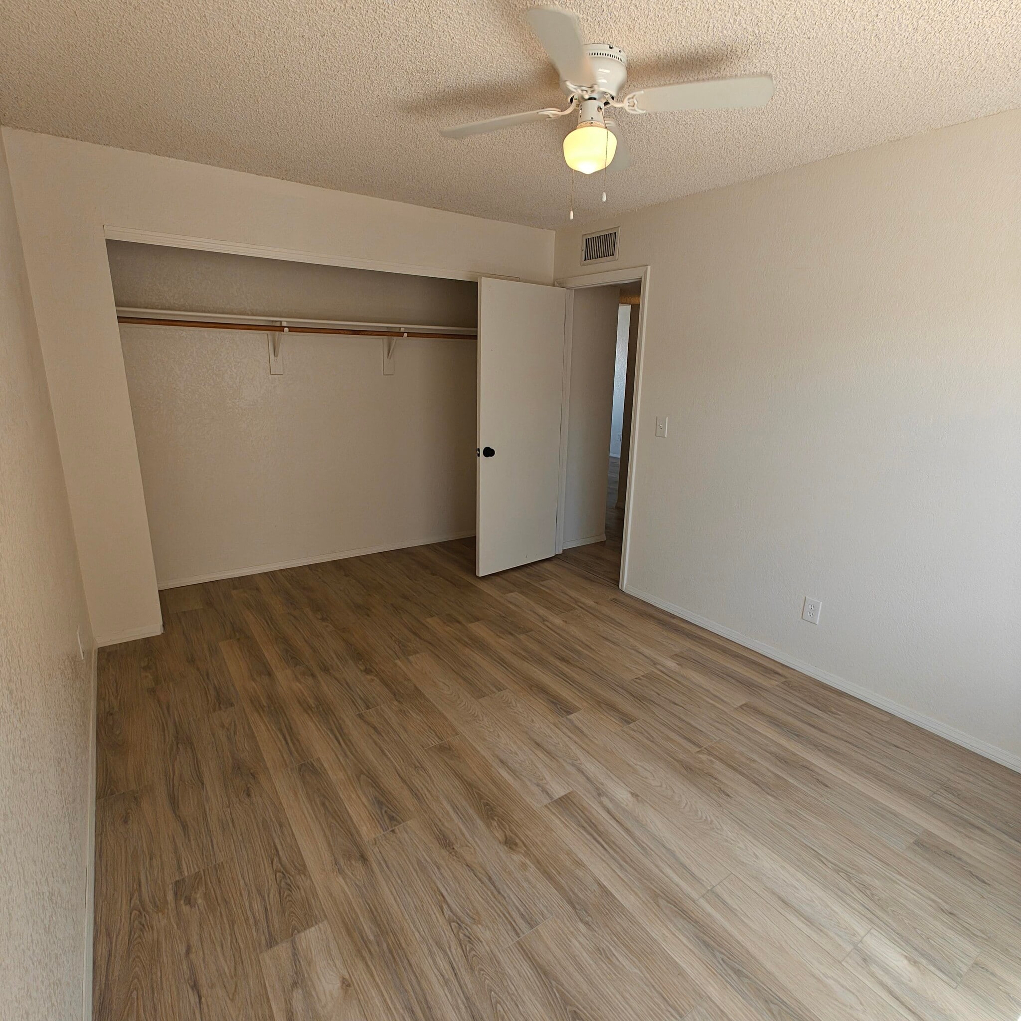 Building Photo - 8680 N Cortez Dr
