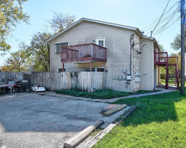 Building Photo - 823 Taulbee Ln