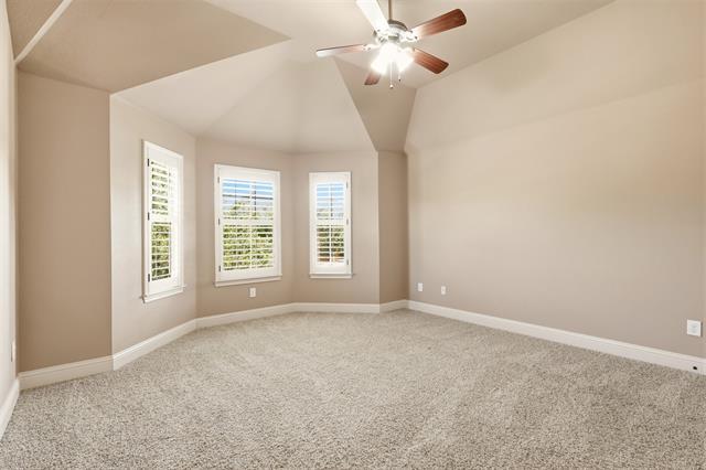 Building Photo - 627 Seymour Dr