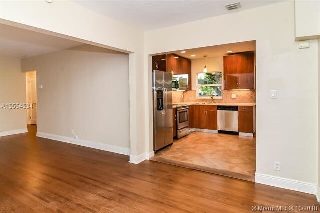 Building Photo - 4200 SW 9th St