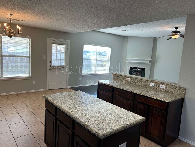 Building Photo - 4001 Cypress Gardens Dr