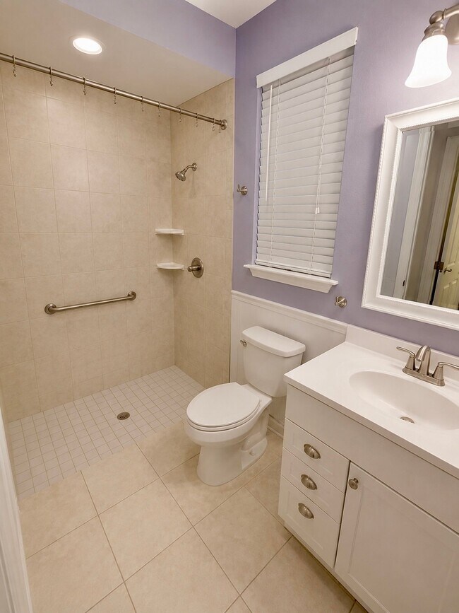 Building Photo - 136 Pine Arbor Cir
