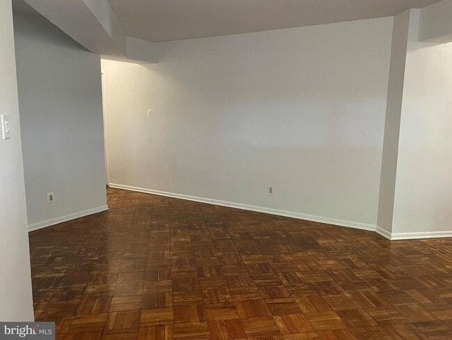 Building Photo - 1801 Clydesdale Pl NW