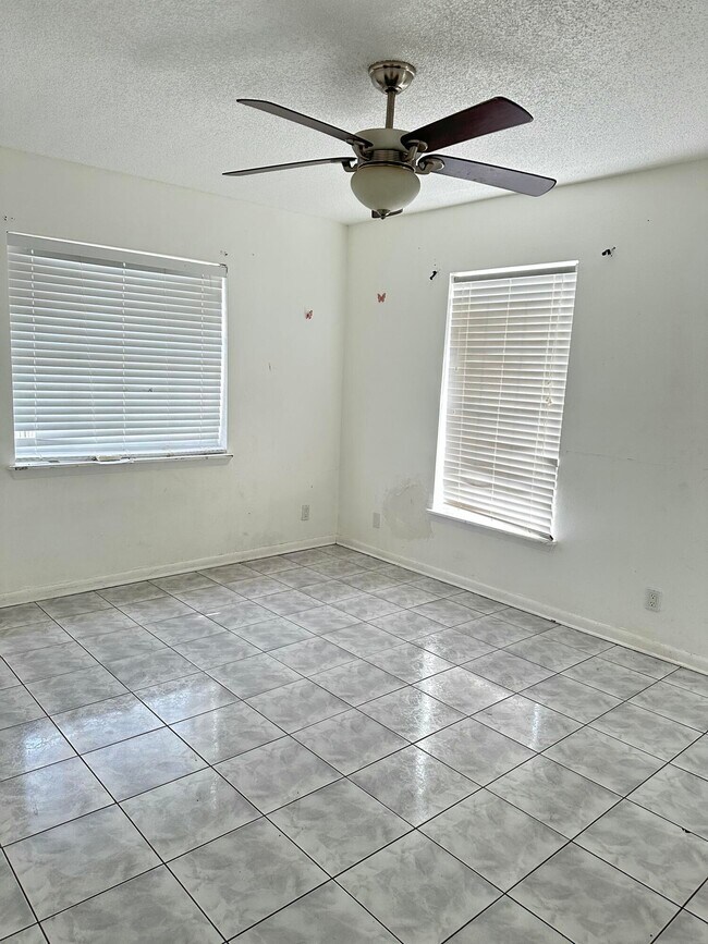 Building Photo - 5721 Boynton Crescent