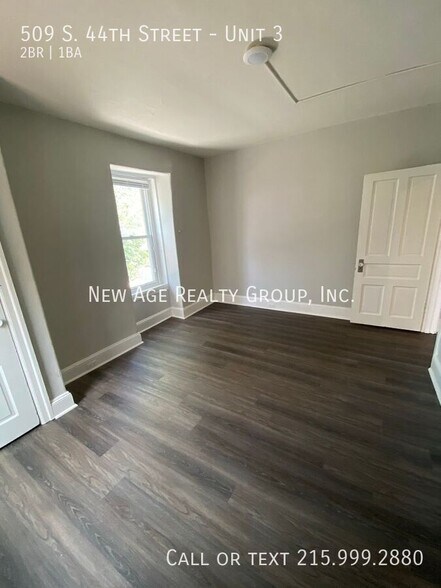 Building Photo - 509 S 44th St