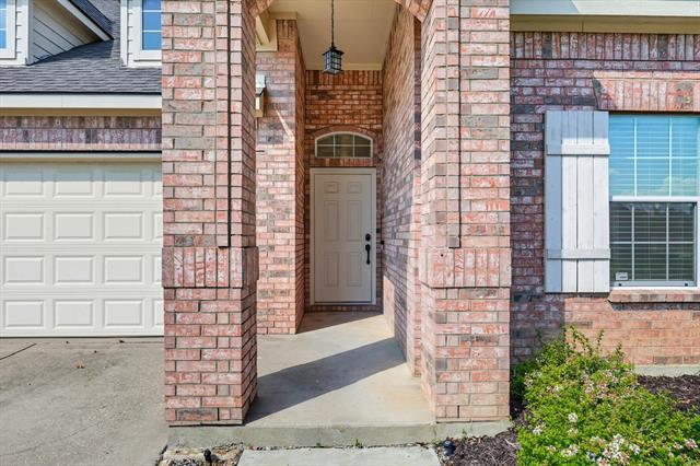 Building Photo - 5904 Meadowglen Dr