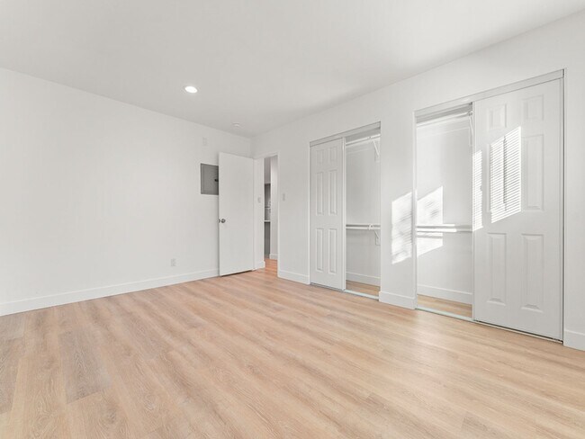 Building Photo - 308 S Laurel St