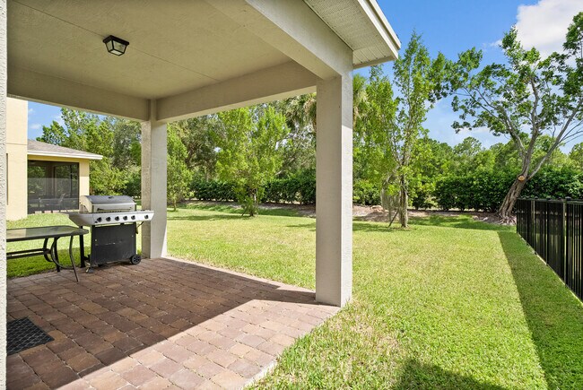 Building Photo - 1597 NW Cataluna Cir