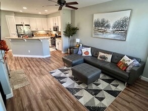 Building Photo - Stunning Townhome in the Heart of Otay Lakes, Chula Vista - MOVE IN SPECIAL