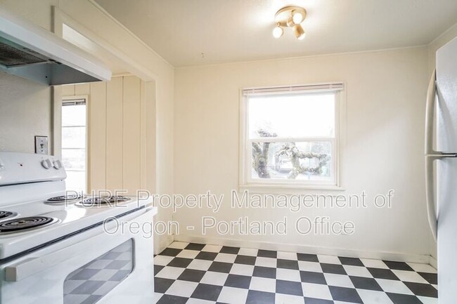 Building Photo - 7007 N Tyler Ave