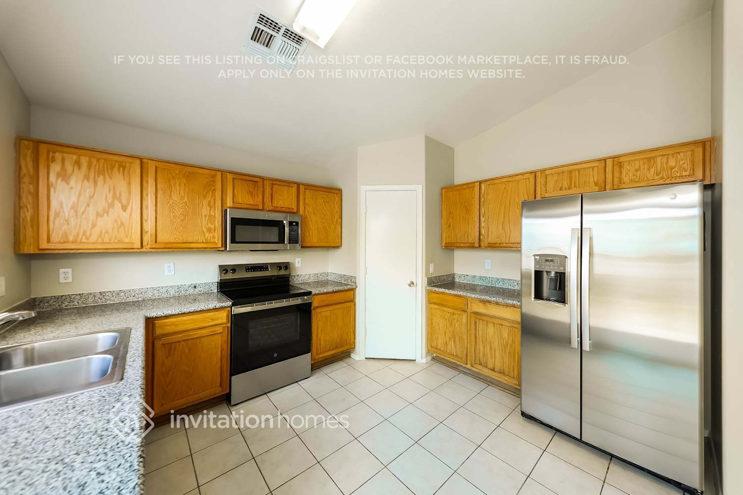 Building Photo - 12034 W Scotts Dr