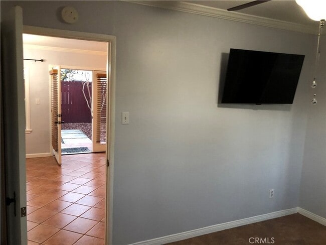 Building Photo - 3577 Gundry Ave