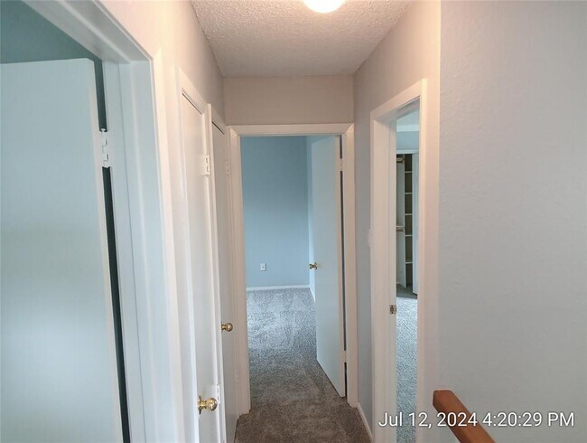 Building Photo - 10700 Hard Rock Rd