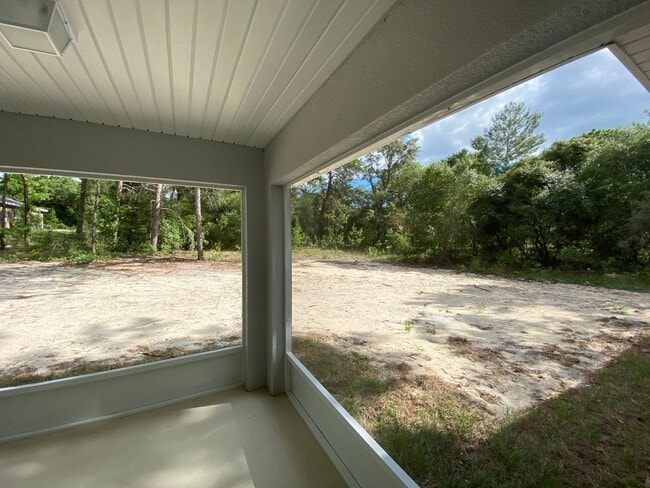 Building Photo - Desirable SW Ocala Neighborhood 3/2/2 *WON'T LAST*