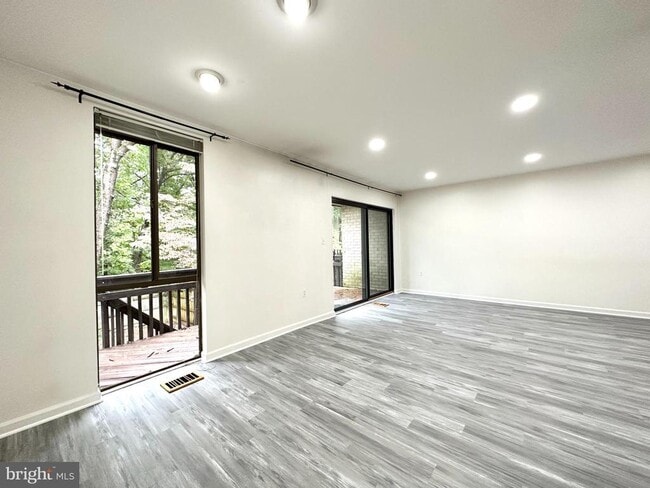 Building Photo - 8119 Inverness Ridge Rd