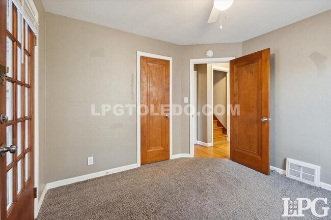 Building Photo - 4336 Lyman Ave