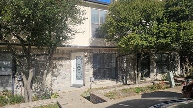 Building Photo - 3934 Brandon Park Dr