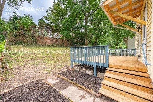 Building Photo - 2847 Minto Ave