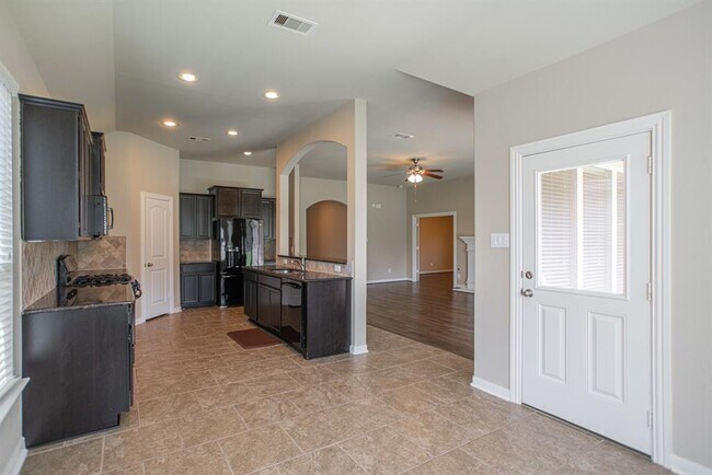 Building Photo - 99 West Wading Pond Circle