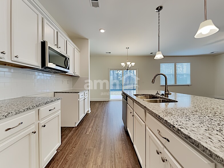 Building Photo - 306 Bering Ln