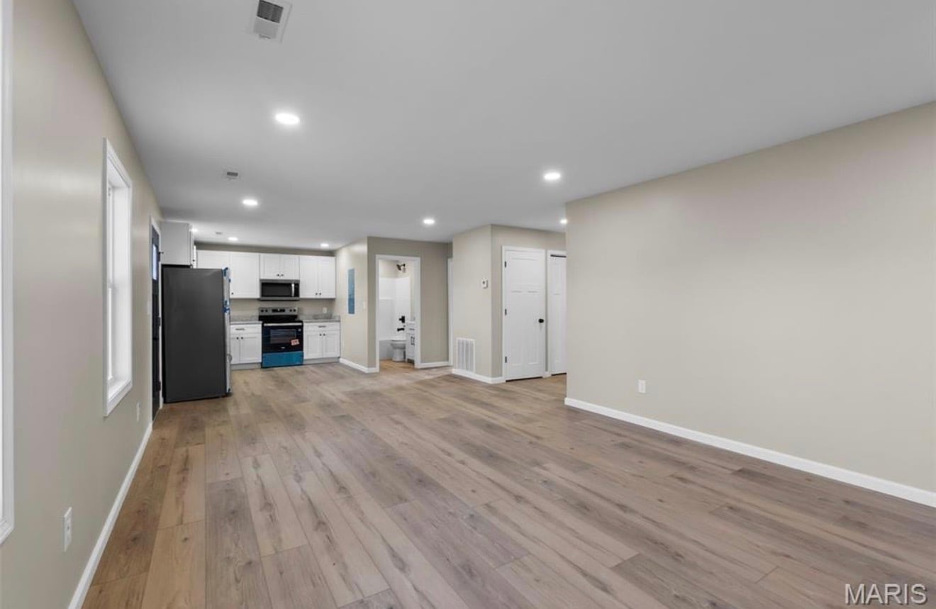 Building Photo - 231 Cedar Cir