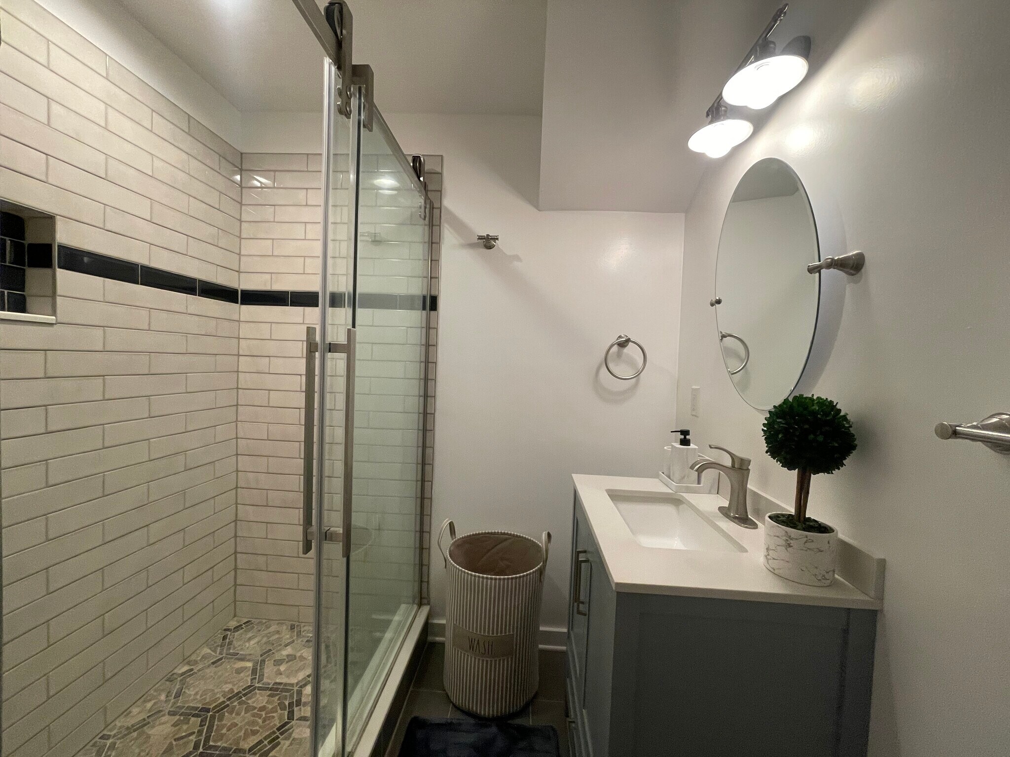 Building Photo - 3007 Sun Valley Dr