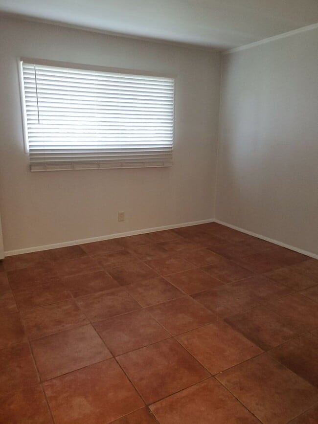 Building Photo - PRIVATE 3 bed/3 bath HOME + Office. NO OTHER UNITS ON PROPERTY.