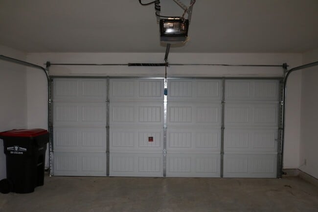 Building Photo - 24757 Mountain Tree Dr