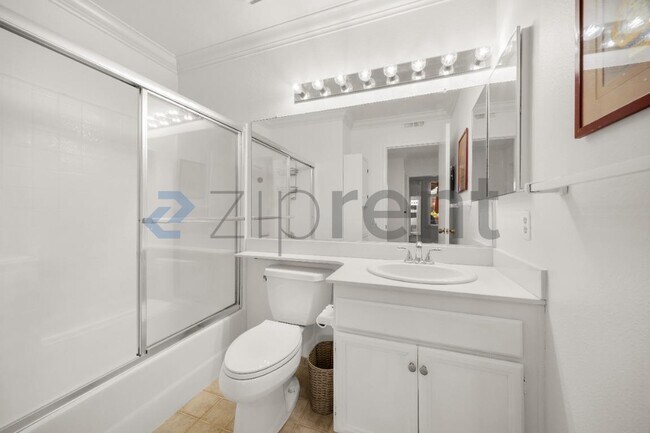 Building Photo - Unit 41