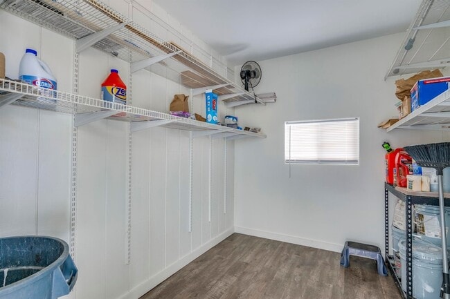 Building Photo - 912 N Niheu Pl