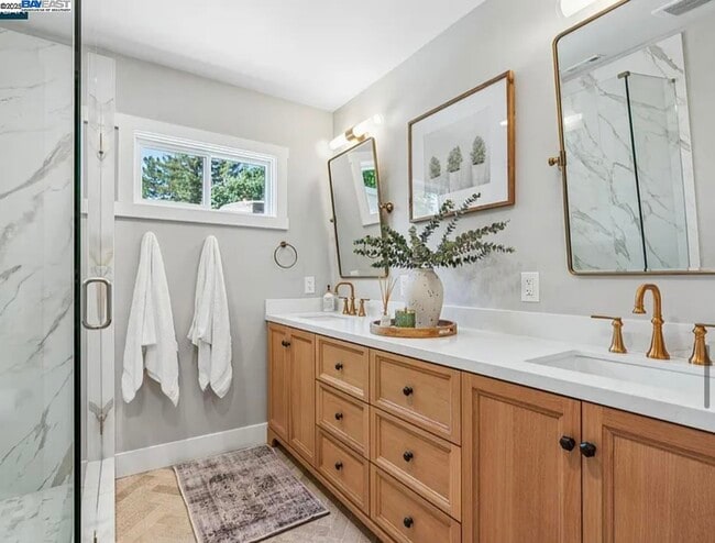 Building Photo - 161 Maiden Ln