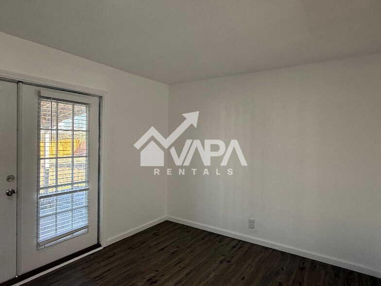 Building Photo - 1994 Springvale Dr