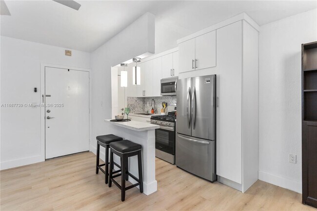 Building Photo - 6330 SW 79th St