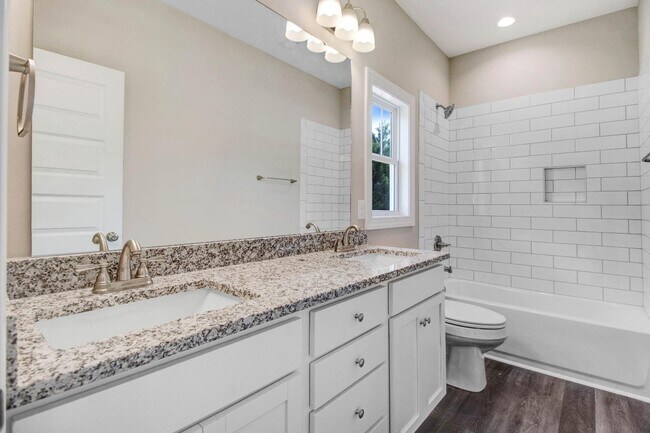 Building Photo - 106 Kingston Cir