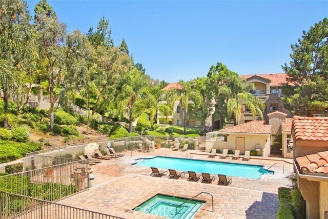 Building Photo - 1035 La Terraza Cir
