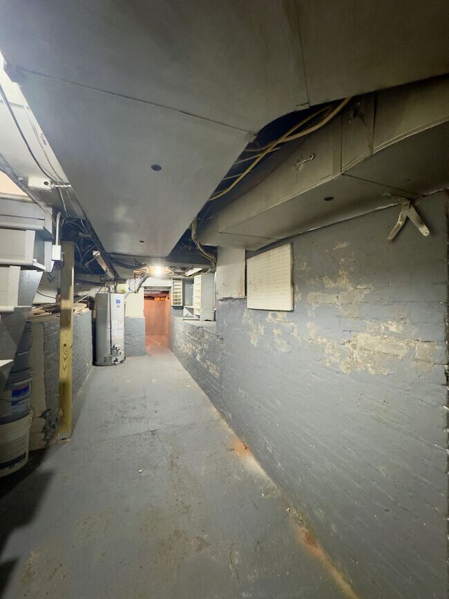 Building Photo - 5 E Randall St