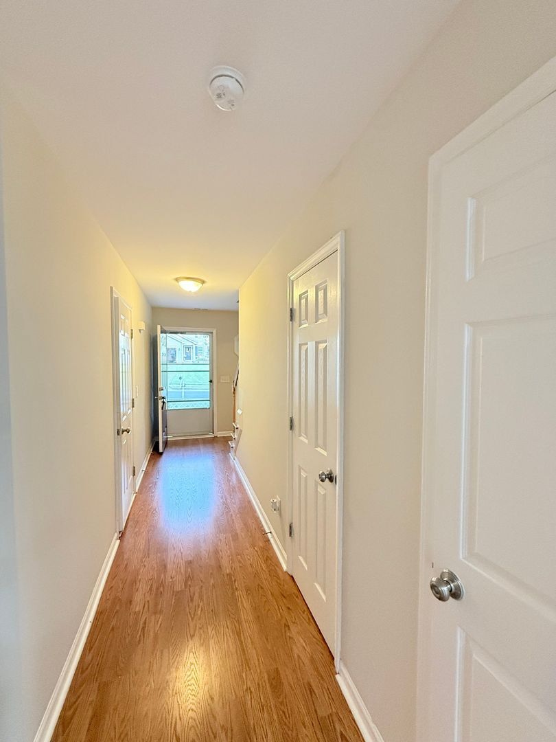 Building Photo - 301 Saranac Ridge Dr