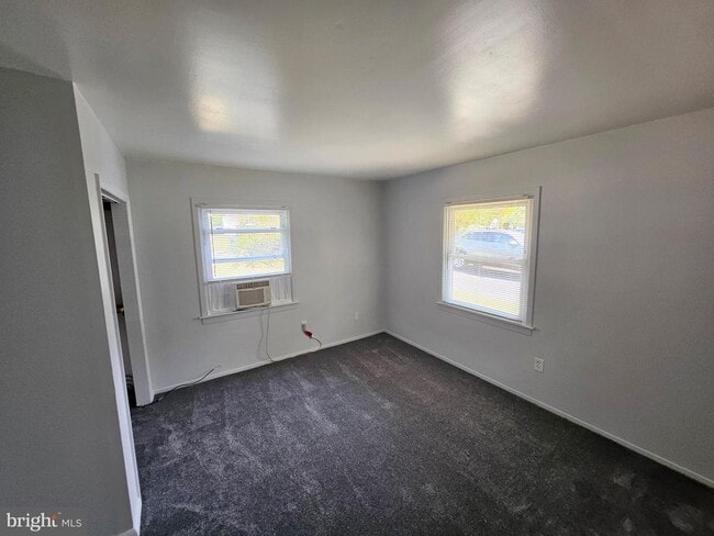 Building Photo - 49 Bonnie Ln