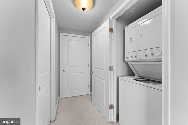 Building Photo - 851 N Glebe Rd