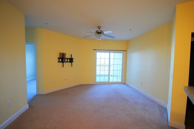 Building Photo - 200 Gateway Condos Dr