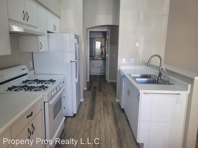 Building Photo - 2 br, 1 bath House - 588-A Sawmill Cove