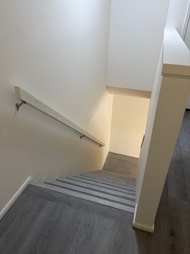 Building Photo - 797 Meadows Dr