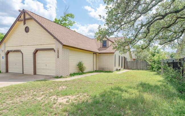 Building Photo - 8703 Clearbrook Trail