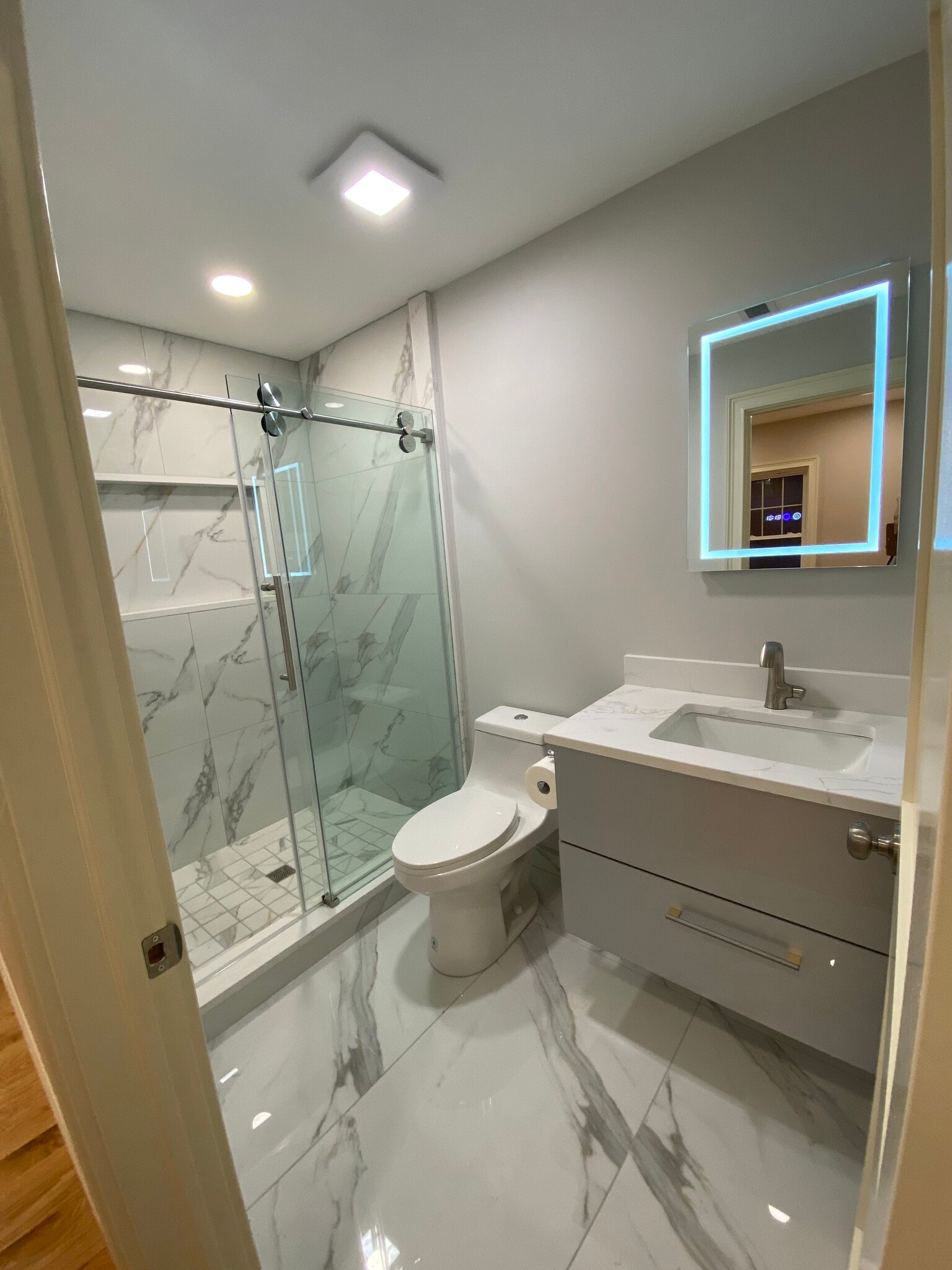 Building Photo - 583 Highland Ave