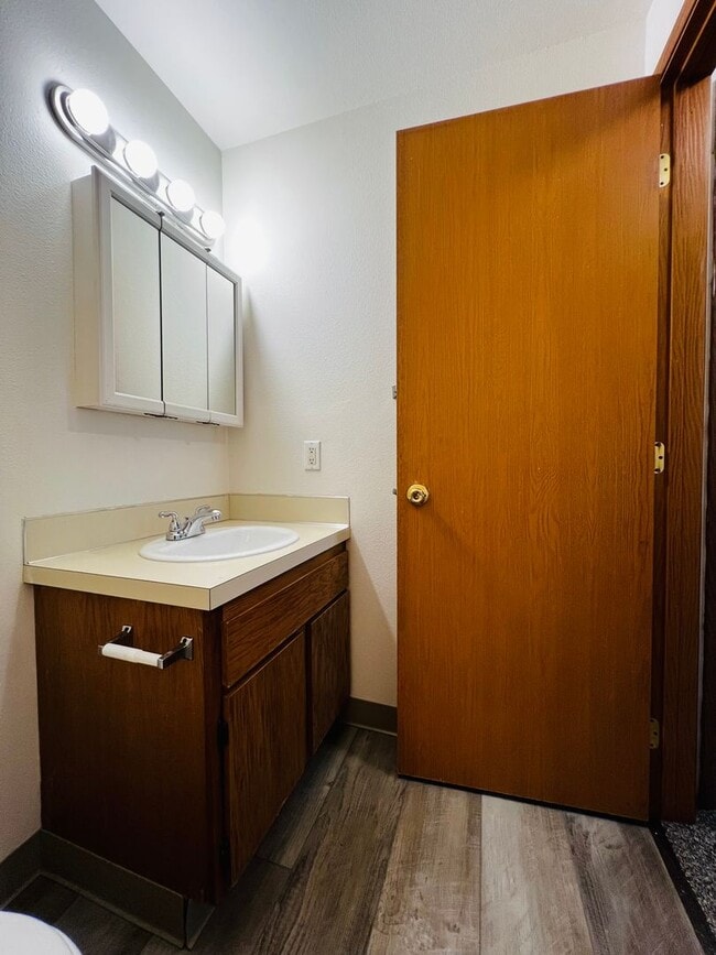 Building Photo - d1106