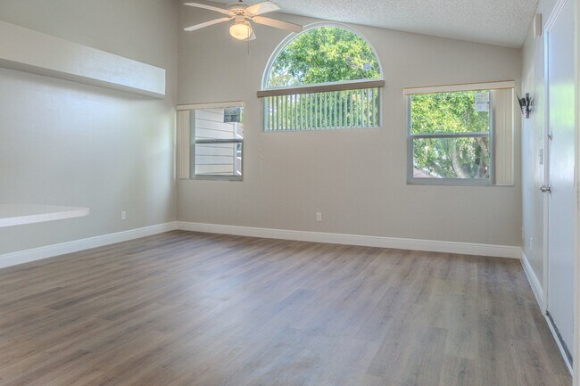 Building Photo - 5004 Laguna Bay Cir