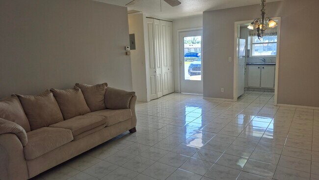 Building Photo - 2805 Crosley Dr E