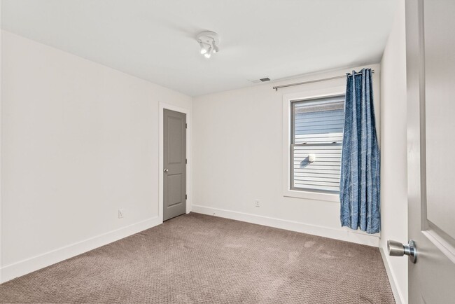 Building Photo - East Nashville Rental!