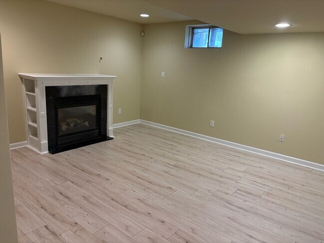 Building Photo - 283 Fountayne Ln