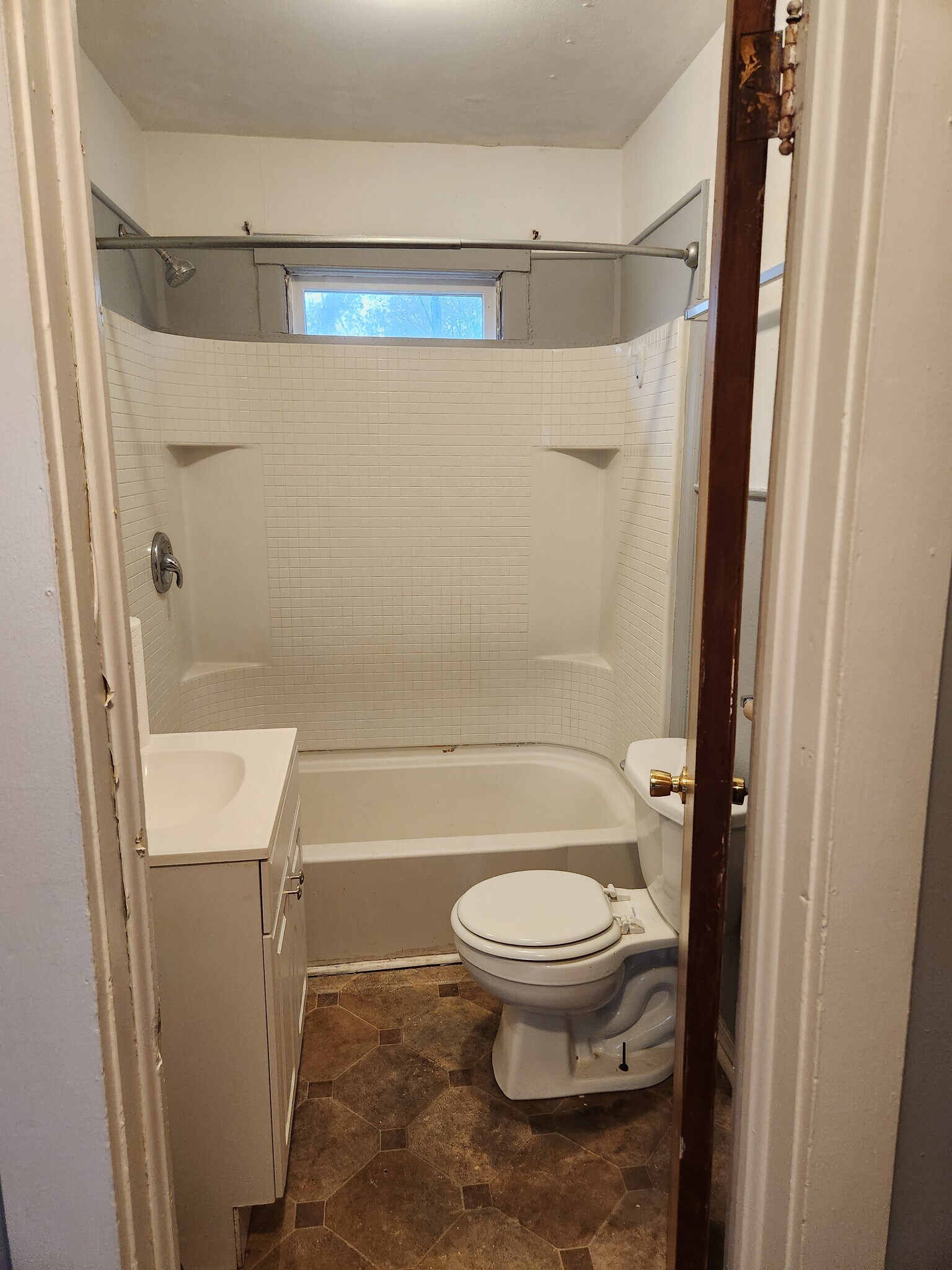 Building Photo - 630 14th St SE